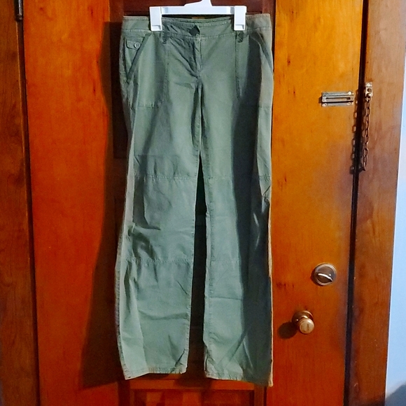Loft brand soft Green Khaki pants Size 0 - Picture 1 of 6